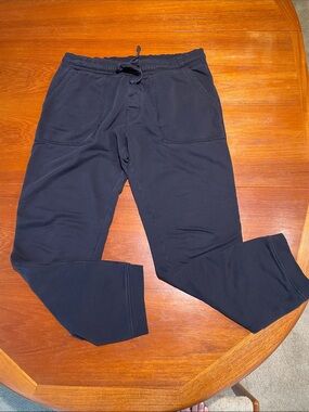 Pact Organic black sweatpants joggers with patch pockets Medium